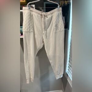 Disney Resort Mickey "Disneyland"
Embroided‎ Lounge Pants (Adult) - Cream